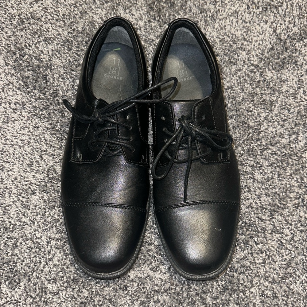 Men’s dress shoes